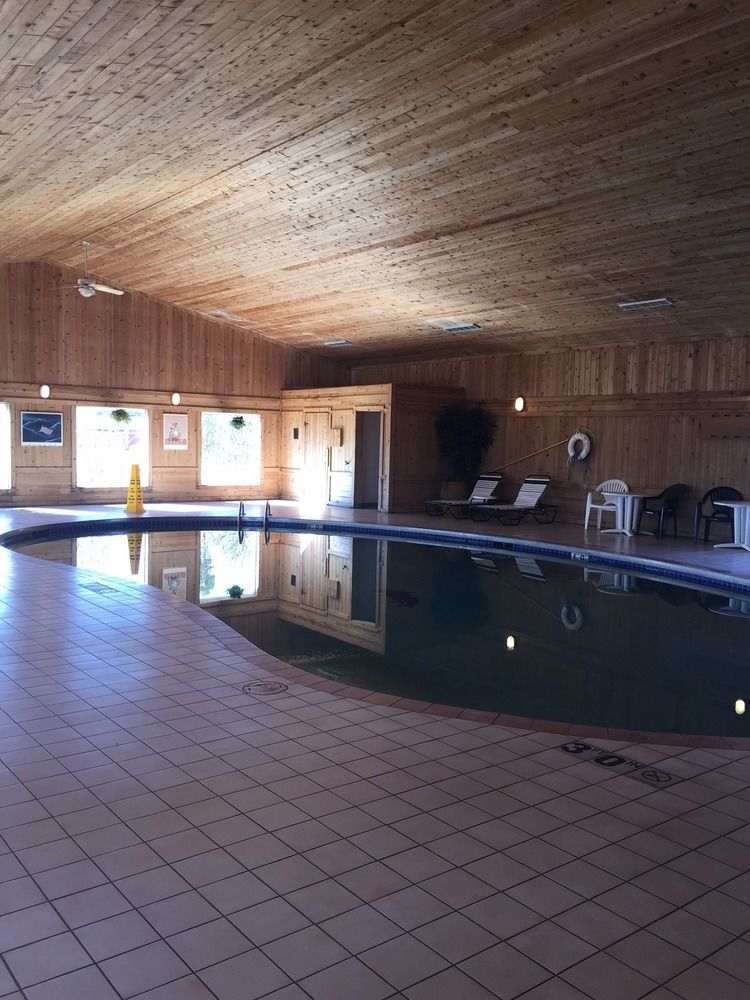 Boarders Inn & Suites By Cobblestone Hotels Superior Kültér fotó