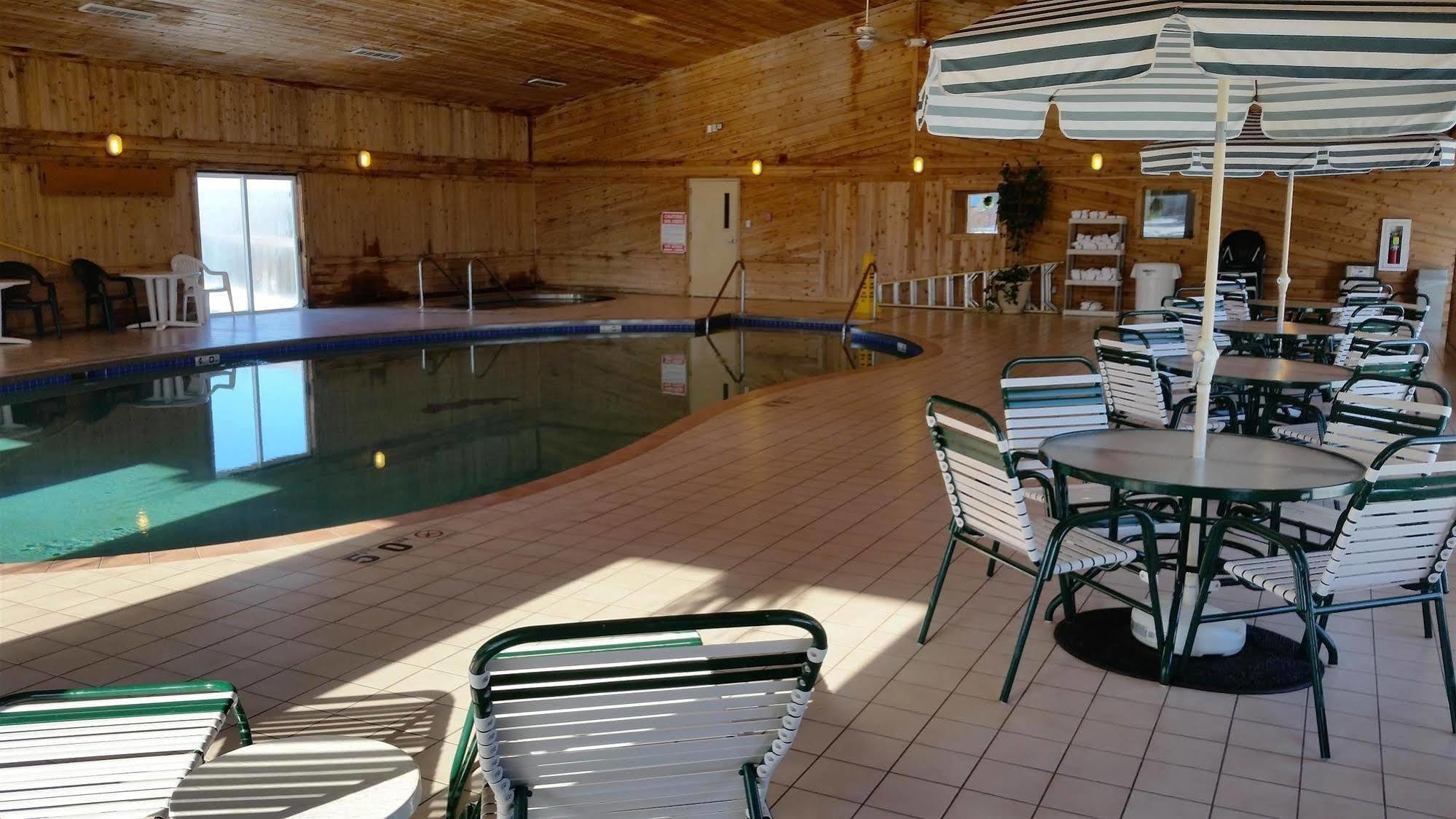 Boarders Inn & Suites By Cobblestone Hotels Superior Kültér fotó