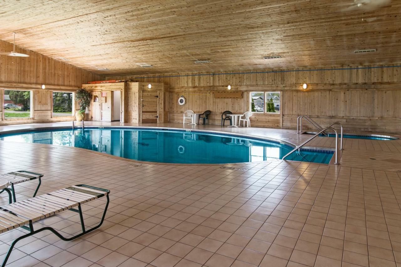 Boarders Inn & Suites By Cobblestone Hotels Superior Kültér fotó