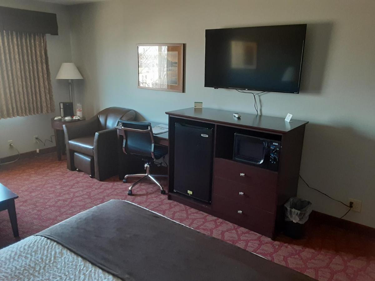 Boarders Inn & Suites By Cobblestone Hotels Superior Kültér fotó